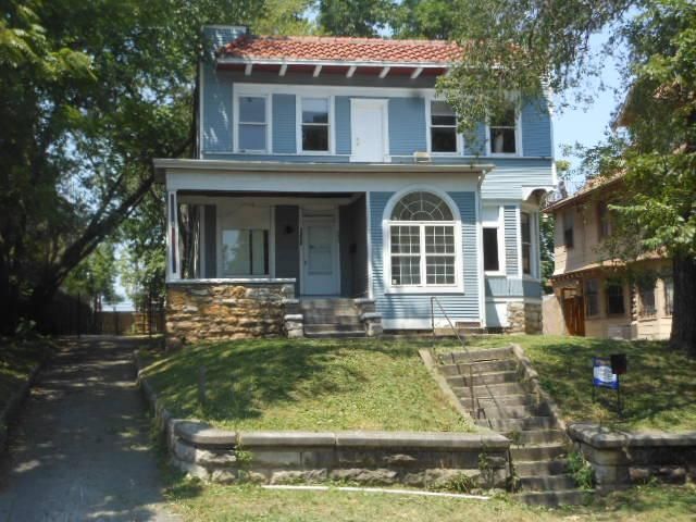 3952 Warwick Blvd, Kansas City, MO 64111