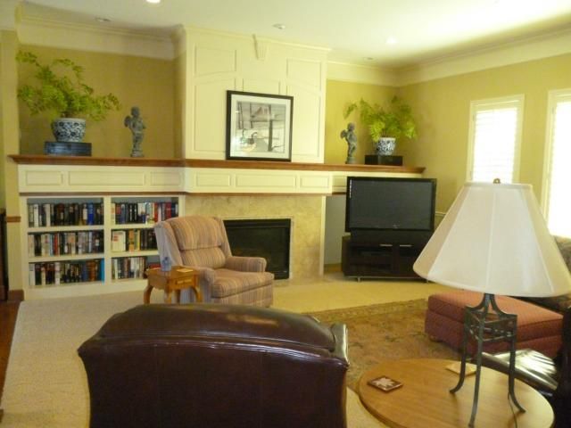 16016 Grandview St, Overland Park, KS 66085