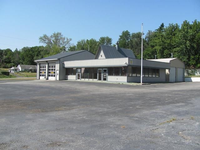 1400 S 4th St, Leavenworth, KS 66048