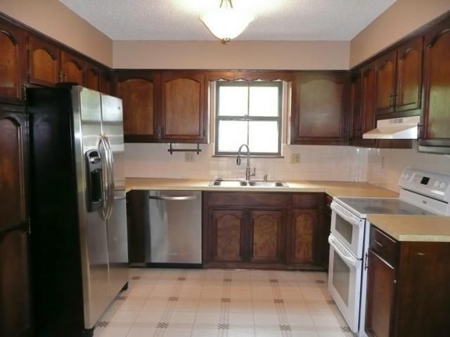 8507 N Rhode Ave, Kansas City, MO 64153