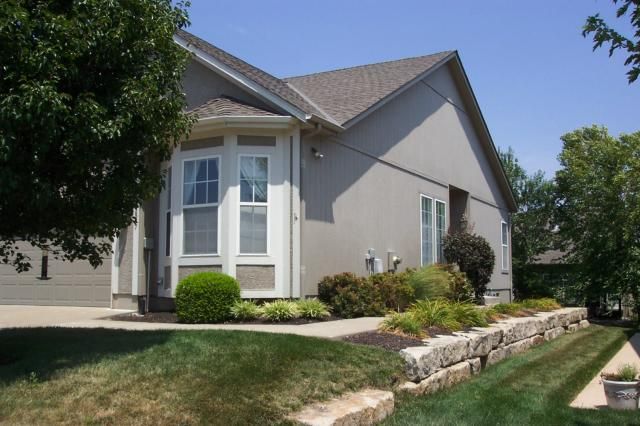 15567 Floyd Ln, Overland Park, KS 66223