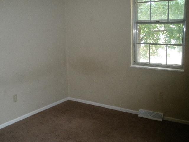 7824 E 103rd Ter, Kansas City, MO 64134