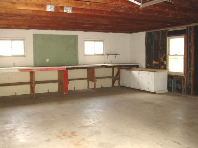 301 N 4th St, Freeman, MO 64746