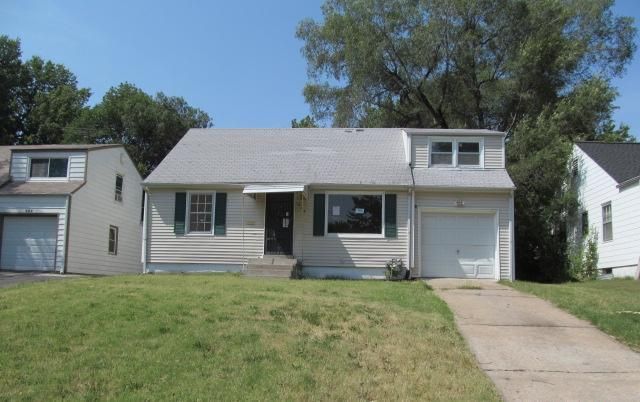904 E 77th Ter, Kansas City, MO 64131
