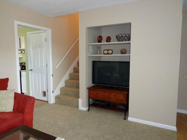 2010 Esterly Ave, Kansas City, KS 66103