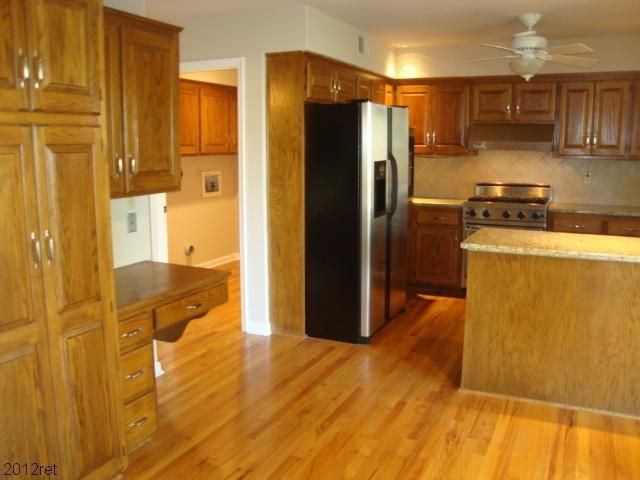 11730 Hemlock St, Overland Park, KS 66210