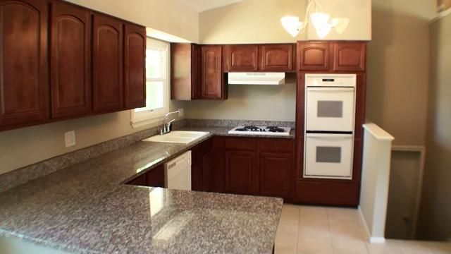 12010 E 32nd St, Independence, MO 64052