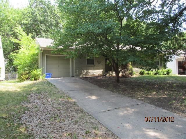 7927 Pennsylvania Ave, Kansas City, MO 64114