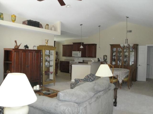 814 E 110th Ter, Kansas City, MO 64131