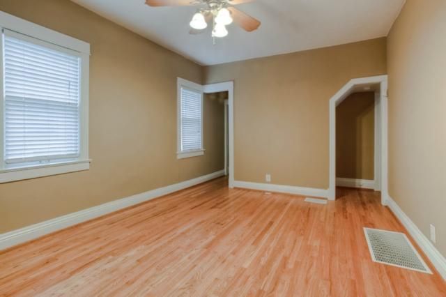 7300 Main St, Kansas City, MO 64114