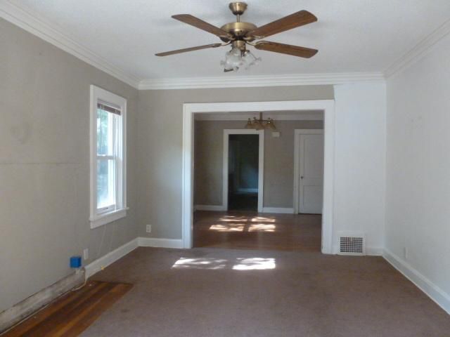 1192 E 66th St, Kansas City, MO 64131
