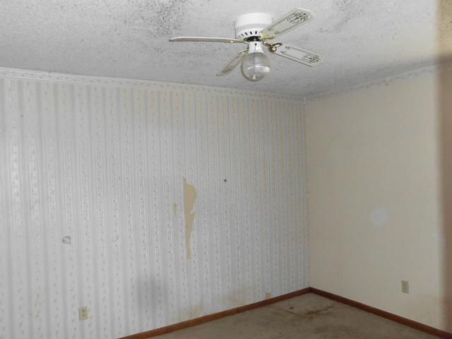 513 Country Dr, Lawson, MO 64062