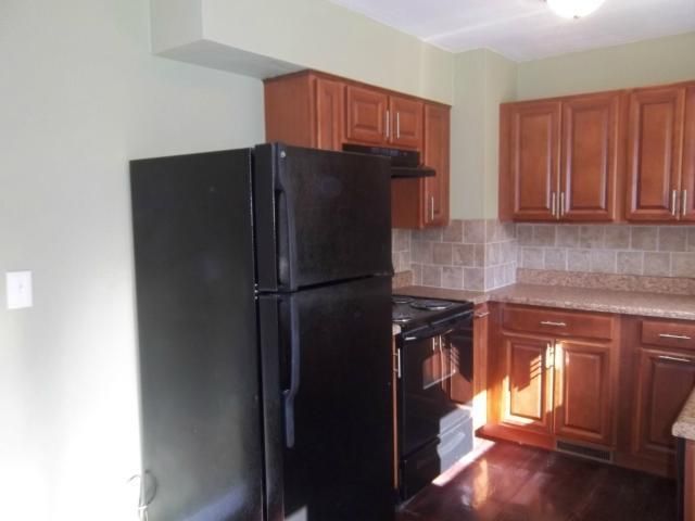 5615 N Brooklyn Ave, Gladstone, MO 64118