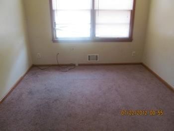 1106 E 75th Ter, Kansas City, MO 64131
