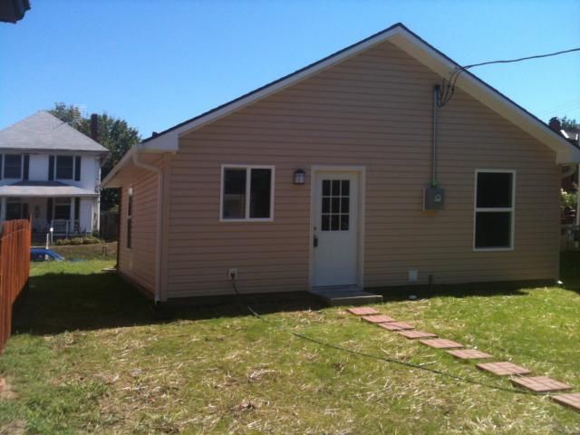 422 N 21st St, St Joseph, MO 64501