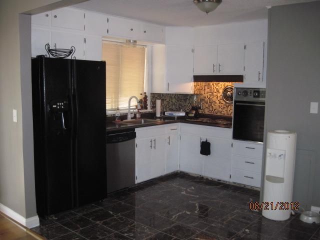5908 E 95th Ter, Kansas City, MO 64134