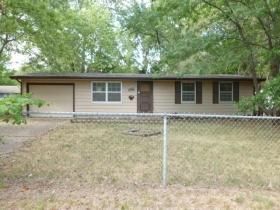8610 E 91st Ter, Kansas City, MO 64138