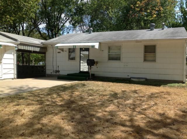 7610 E 48th St, Kansas City, MO 64129