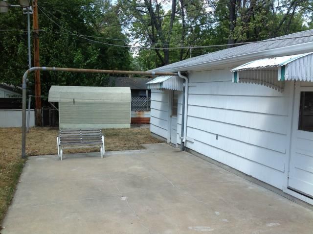7610 E 48th St, Kansas City, MO 64129