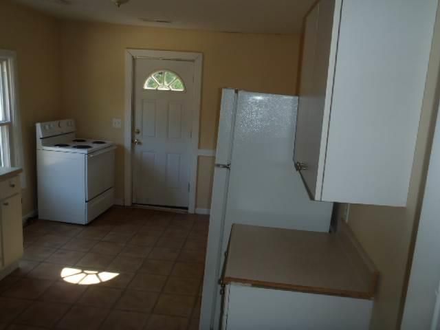 3725 State Line Rd, Kansas City, MO 64111