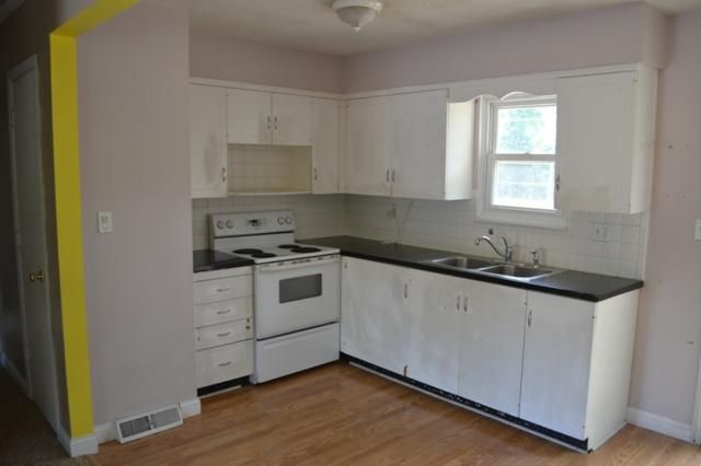 1930 S Leslie Dr, Independence, MO 64055