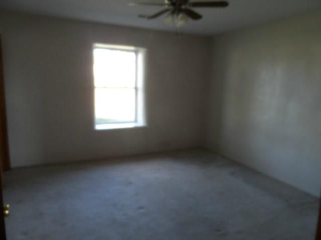 704 Orange St, Cameron, MO 64429