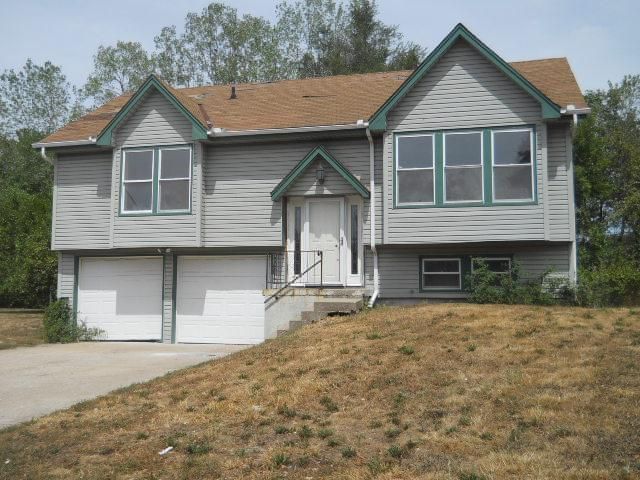 11704 Crystal Dr, Kansas City, MO 64134