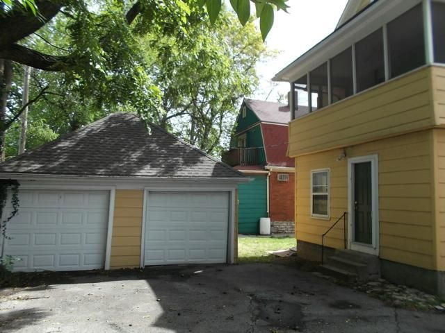 302 E 43 St, Kansas City, MO 64111