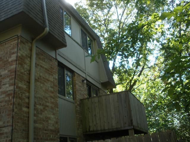 1724 E 97th St, Kansas City, MO 64131