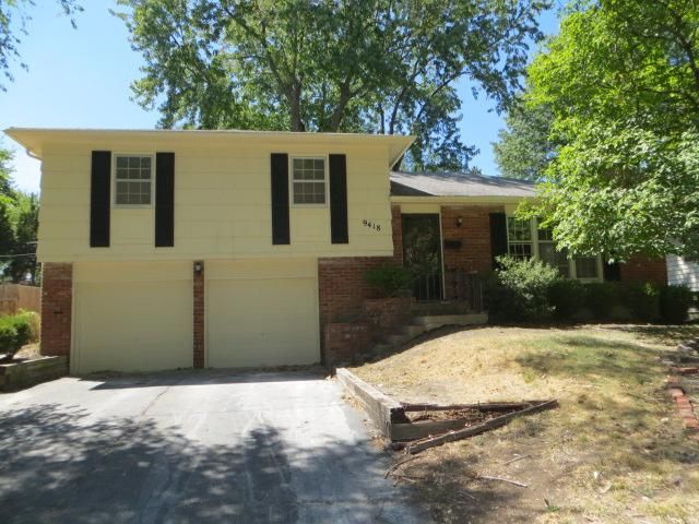 9418 Craig Dr, Overland Park, KS 66212