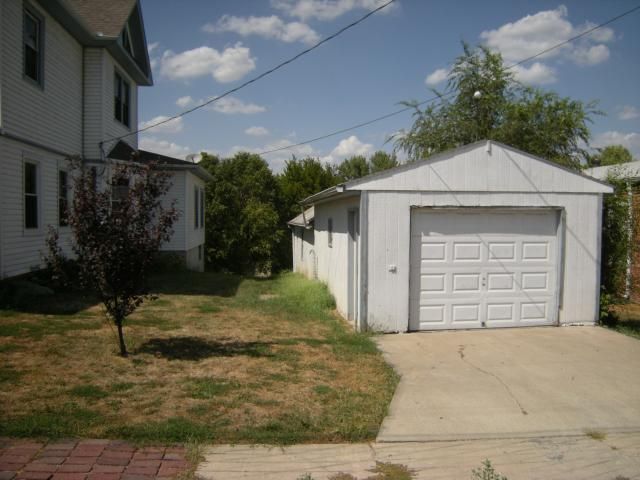 290 W 2nd St, Napoleon, MO 64074