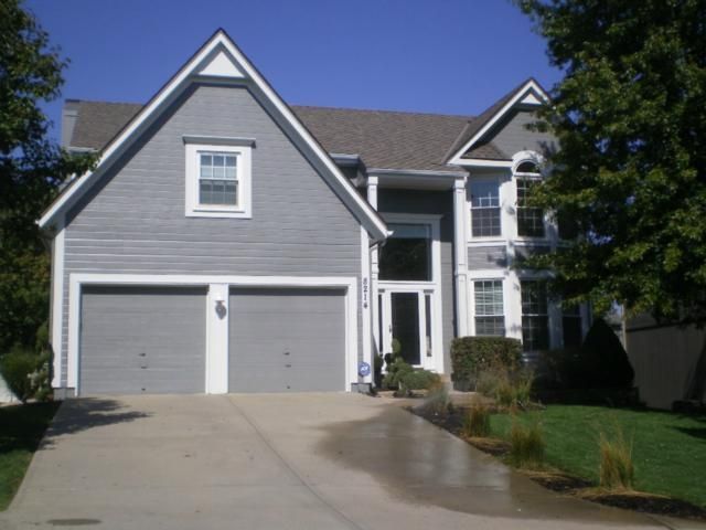 8214 W 127th Pl, Overland Park, KS 66213