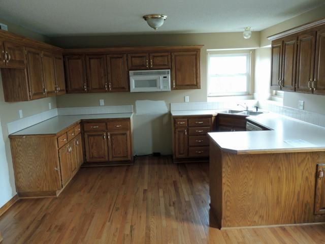 845 SW Lee Ann Dr, Grain Valley, MO 64029