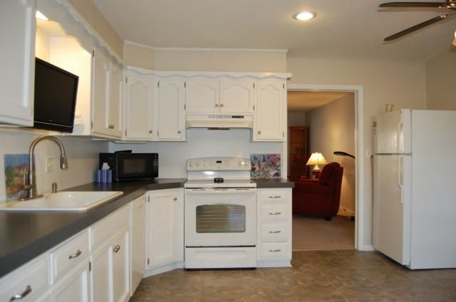 5401 W 104th St, Overland Park, KS 66207