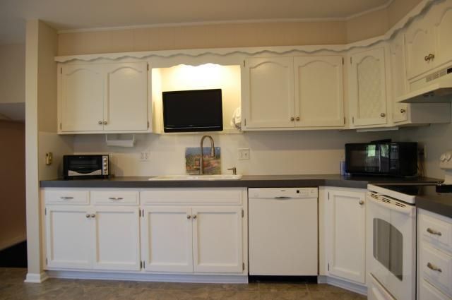 5401 W 104th St, Overland Park, KS 66207