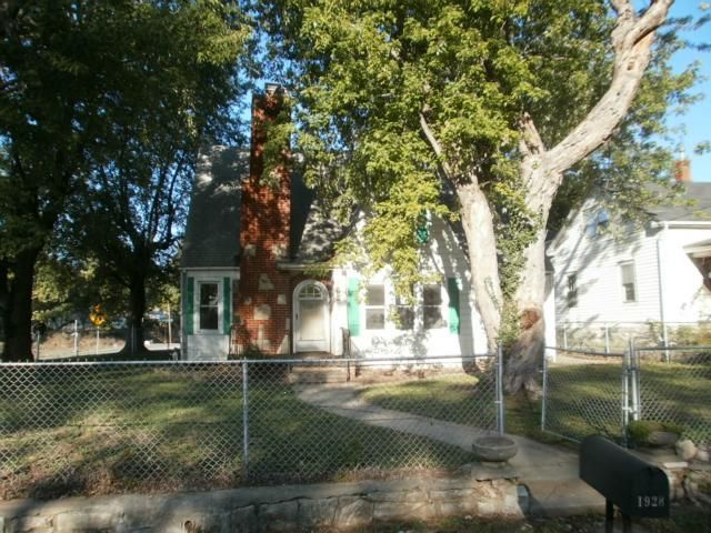 1928 S Norton Ave, Independence, MO 64052