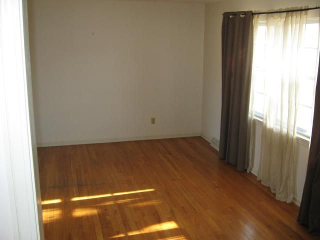 4218 E 104th Ter, Kansas City, MO 64137