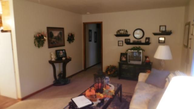 819 N Pine St, Cameron, MO 64429