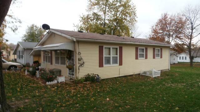 819 N Pine St, Cameron, MO 64429