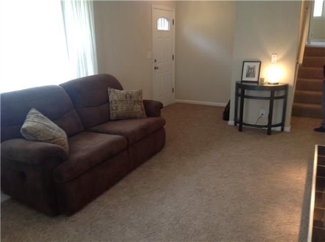8719 E 52nd St, Kansas City, MO 64129