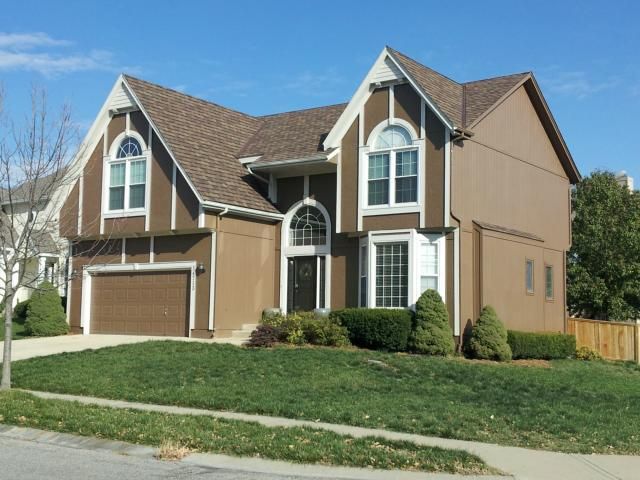 14713 Walmer St, Overland Park, KS 66223