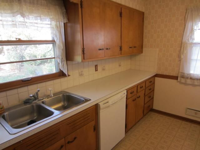 5744 Floyd St, Overland Park, KS 66202