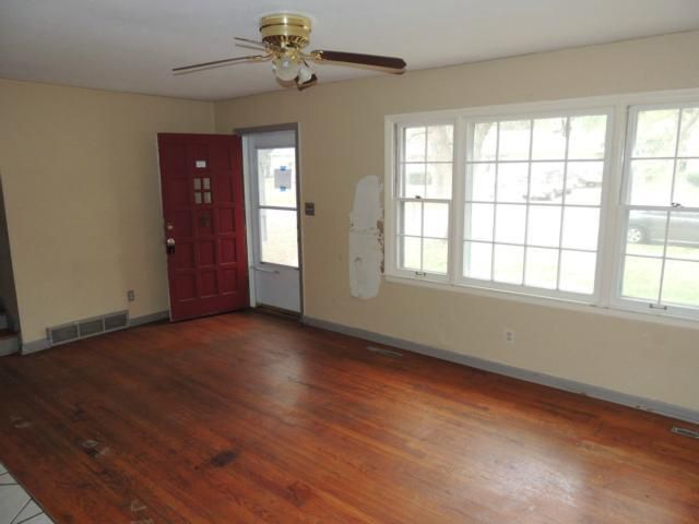 6903 E 98th Ter, Kansas City, MO 64140