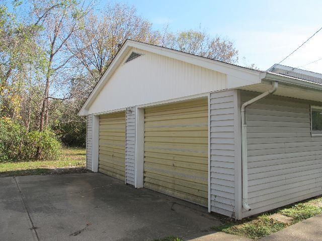 7409 Irwin Rd, Kansas City, MO 64133