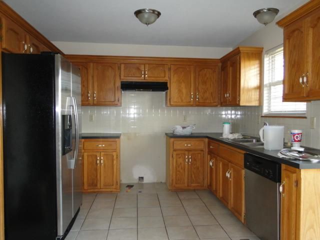 18405 E Blackhawk Trl, Independence, MO 64056