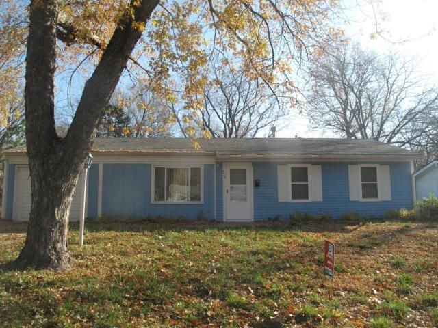 9405 Lewis Ave, Kansas City, MO 64138