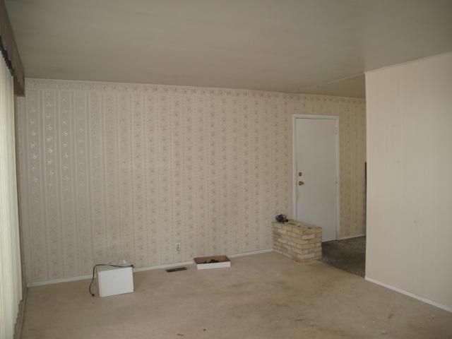 9405 Lewis Ave, Kansas City, MO 64138