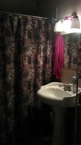 2425 E 68th St, Kansas City, MO 64132