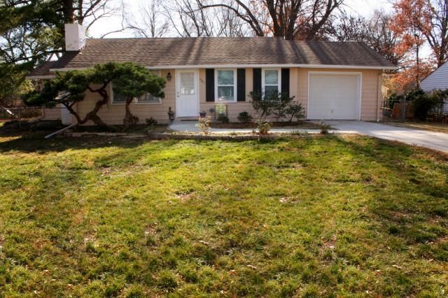 607 E 90th St, Kansas City, MO 64131