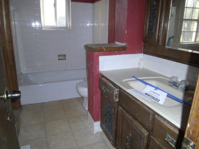 17104 Hart Ave, Independence, MO 64055